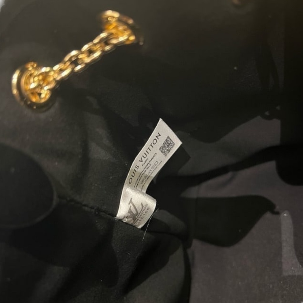 Louis Vuitton Small Bag - Picture 8 of 8